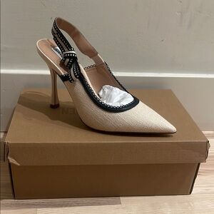 Steve Madden Cream and Black Pointed-Toe Heels